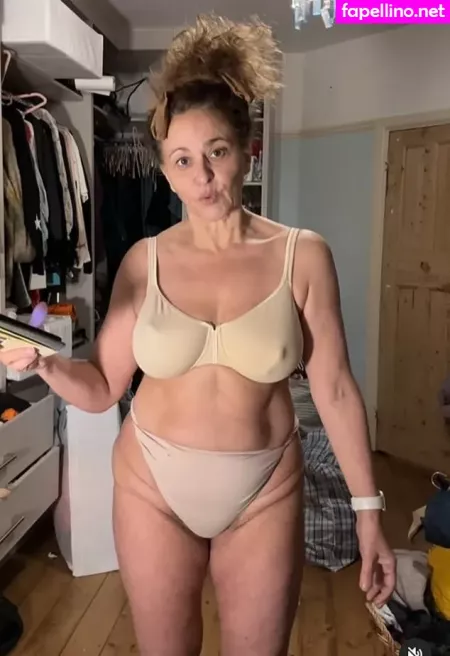 Nadia Sawalha OnlyFans Thumbnail #rLCVhZeFIy