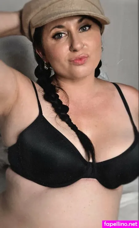 Nadiabratke OnlyFans Thumbnail #GrP6SJZ7HJ