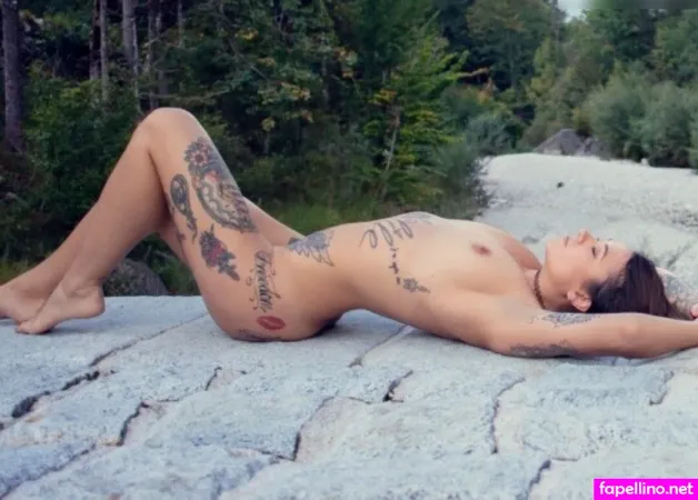 Nadinaamina OnlyFans Thumbnail #ByMf8isKTJ