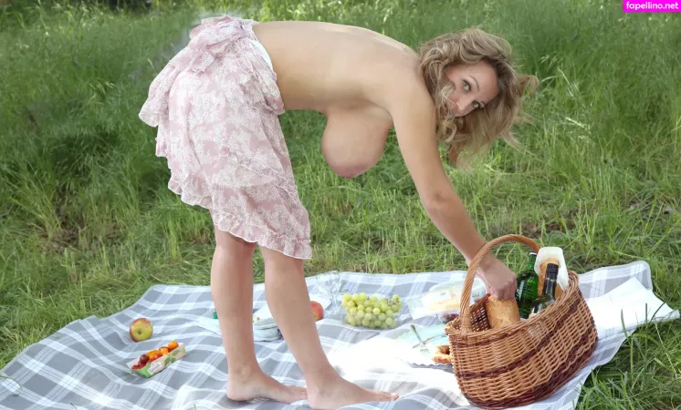 Nadine J De OnlyFans Thumbnail #aRXrH9oghL