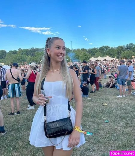 Nadine Zofia Hamleh OnlyFans Thumbnail #Q3dv2MJERV