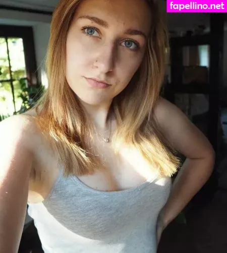 Nadine22 OnlyFans Thumbnail #t5FHd4LFVK