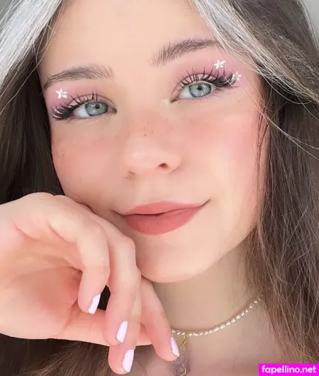 Nadinebreaty OnlyFans Thumbnail #6tA6Lfxlvd