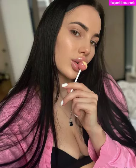 Nadinnadi OnlyFans Thumbnail #2SfOn3EUxm