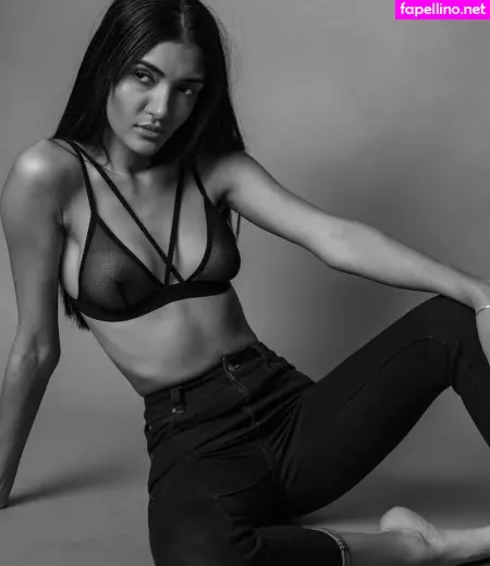 Nadiya Khan OnlyFans Thumbnail #175xQHKaAB