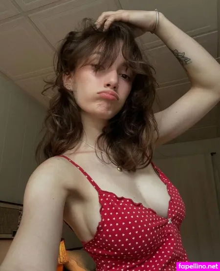 Nadyneluchon Main Profile Photo