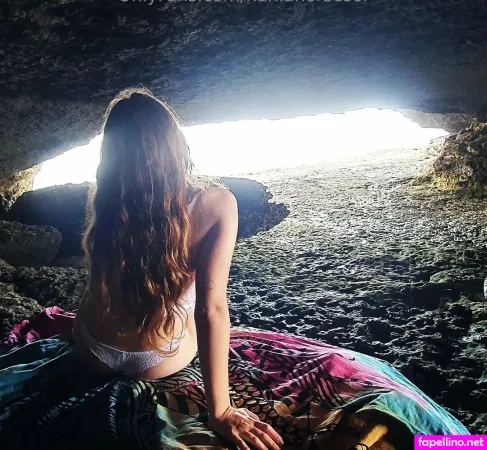 Nahiahorsesof OnlyFans Thumbnail #GIxEEzJGqz