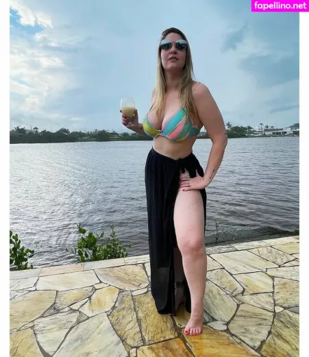 Nahzinhaa OnlyFans Thumbnail #AigGqWLPH4