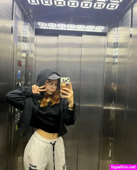 Nakedaroundfree Main Profile Photo