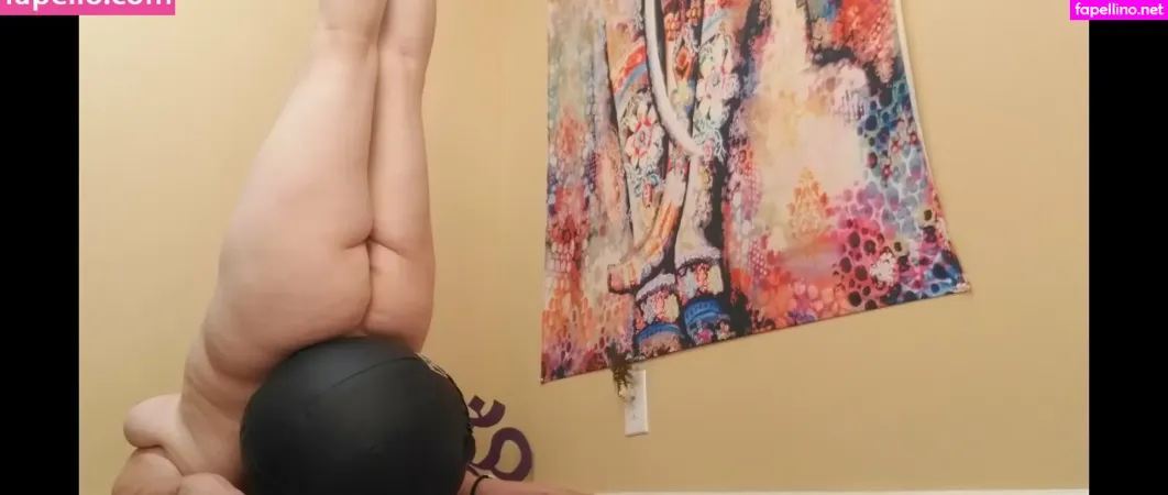 Nakedyoganakedyoga OnlyFans Thumbnail #4aoXpxTxV3