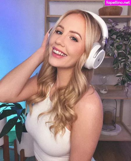 Nalopia OnlyFans Thumbnail #9jbfWQmDHE