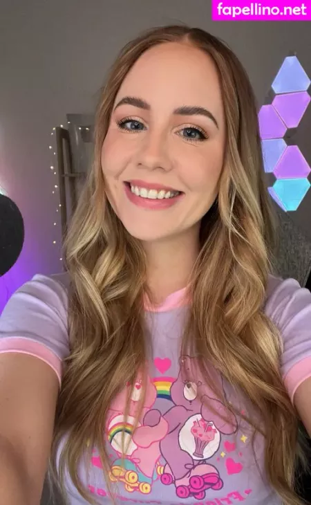 Nalopia OnlyFans Thumbnail #QfzlVVuuBF