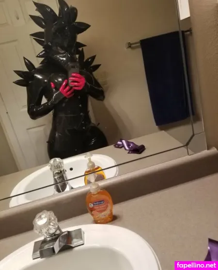 Nami Latex OnlyFans Thumbnail #gcTBveGzod