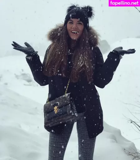 Nana Van Veghel OnlyFans Thumbnail #sZiXxAsStq