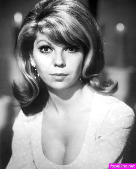 Nancy Sinatra OnlyFans Thumbnail #DnSskxxtpx