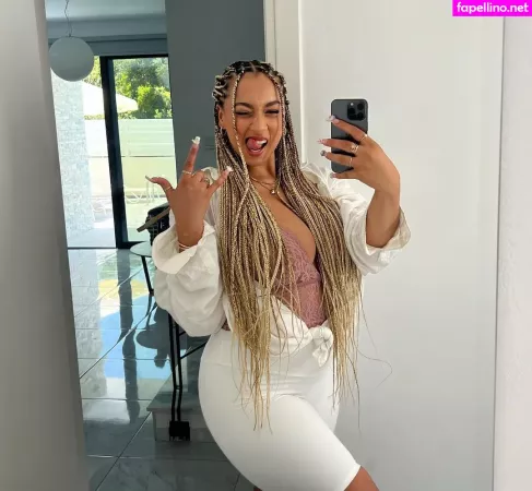 Naomi Berlin OnlyFans Thumbnail #m8aU30gxvM