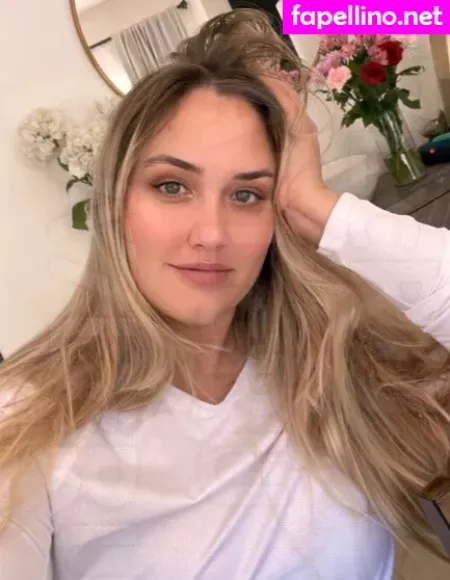 Naomi Kyle OnlyFans Thumbnail #P3w8t21STV