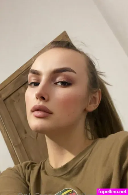 Naomi Reyners Vip OnlyFans Thumbnail #xCFXZdug74