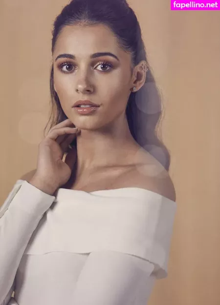 Naomi Scott OnlyFans Thumbnail #vB8SOkM8uy