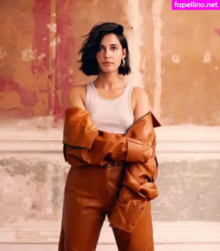 Naomi Scott OnlyFans Thumbnail #wYyQ6u1UwS