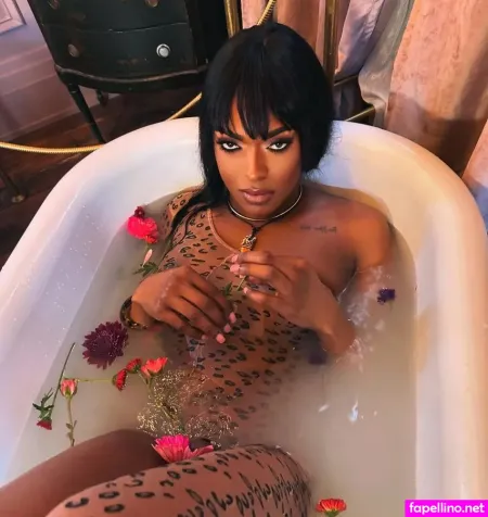 Naomi Whistledown OnlyFans Thumbnail #qdHLHFtvIy