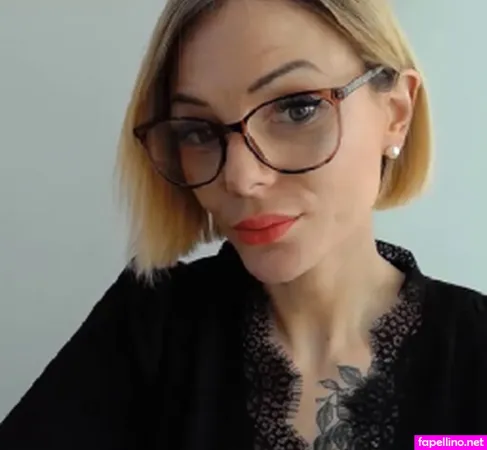 Naomie Ricci OnlyFans Thumbnail #qWZfrFWH3U