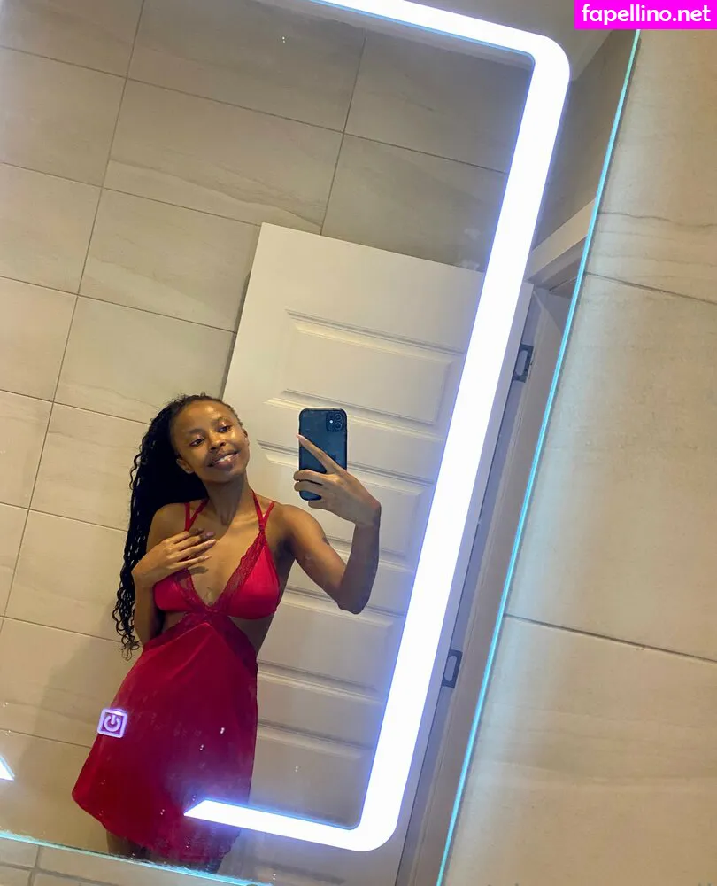 naomiebony, ð‘¯ð’ð’• ð‘´ð’ð’„ð’‰ð’‚ ð‘µð’‚ð’ð’Žð’Š Nude Leaked OnlyFans Photo #lUH3brOLka