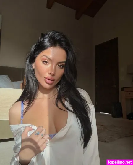 Naomifoxxx OnlyFans Thumbnail #QmDKyAzAOX