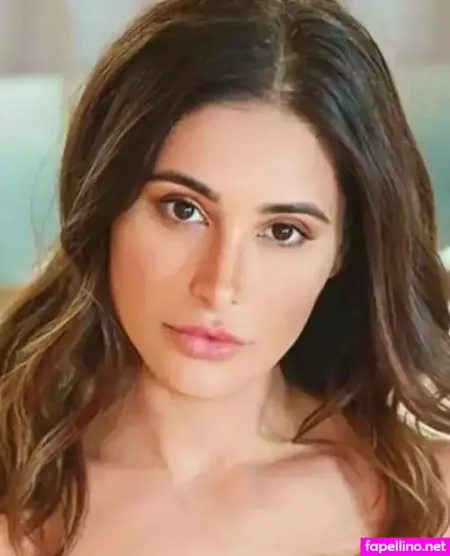 Nargis Fakhri OnlyFans Thumbnail #wLa92YYWnH