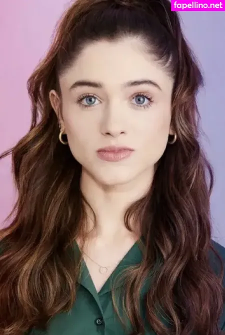Natalia Dyer OnlyFans Thumbnail #2TFDsdWwFf