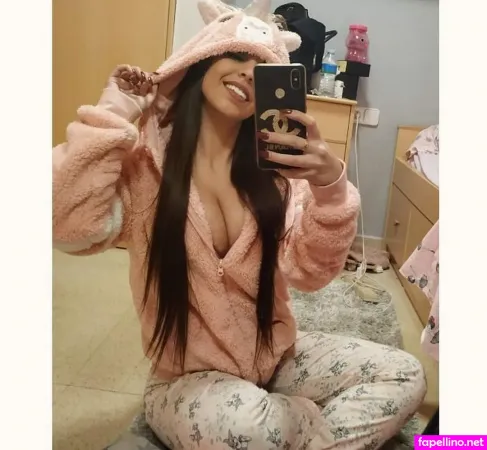 Natalia Flores Vivero OnlyFans Thumbnail #O9rNXTbuzm