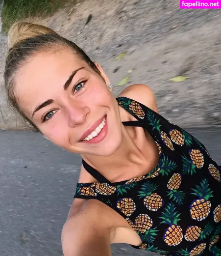 Natalia Milewskaja OnlyFans Thumbnail #9qETb1t6f4