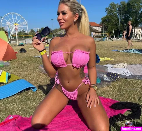 Natalia Pinter OnlyFans Thumbnail #Laz56YiKRK