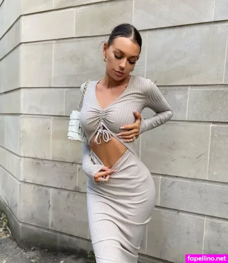 Natalie Anne Dunn OnlyFans Thumbnail #UiTWSUZWP8