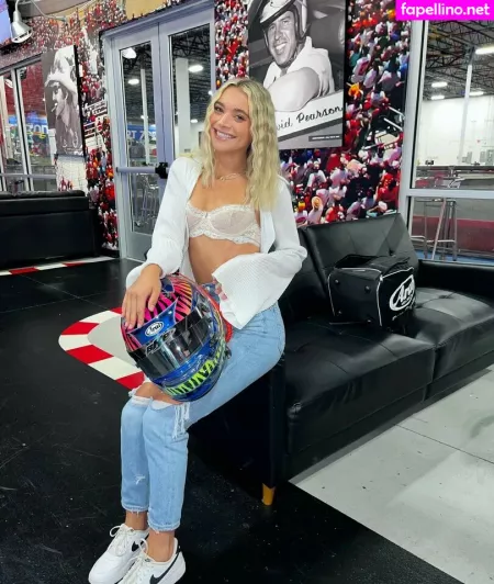 Natalie Decker OnlyFans Thumbnail #3x9H6XsJ67