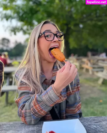 Natalie Decker OnlyFans Thumbnail #7YMe71iokl