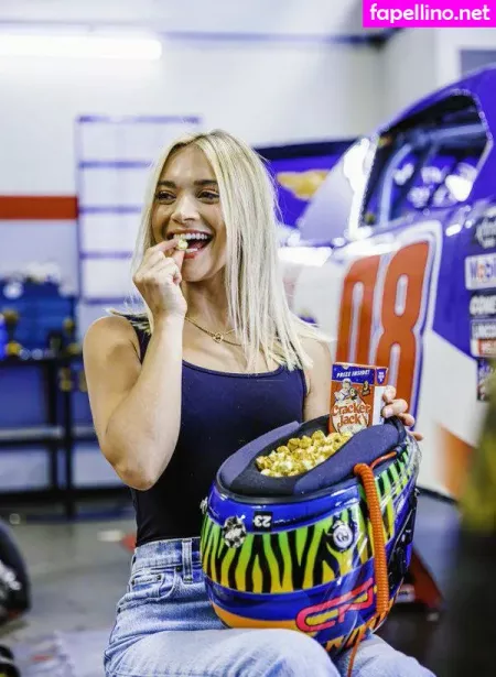 Natalie Decker OnlyFans Thumbnail #ao0H39E6OQ