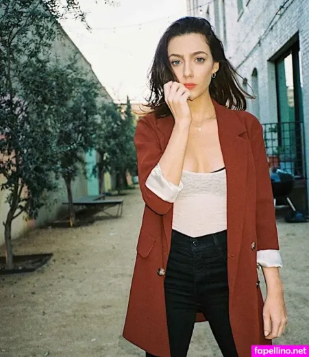 Natalie Dreyfuss OnlyFans Thumbnail #0RtOwU2oOy