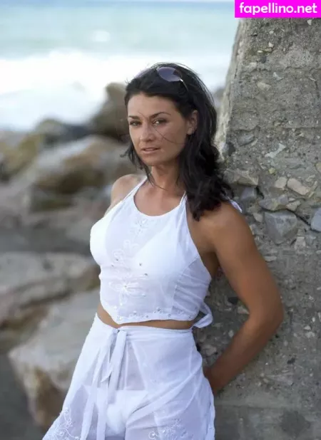 Natalie J Robb OnlyFans Thumbnail #H3cMxLs6GD
