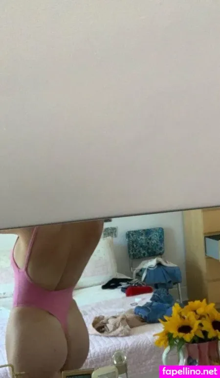 Natalie Vaughan Graham OnlyFans Thumbnail #AqhhFvYZ96