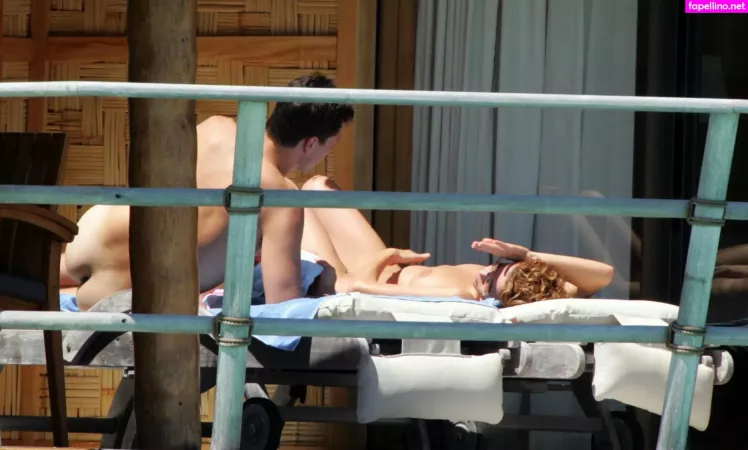 Natasha Kaplinsky OnlyFans Thumbnail #7wABr8KBz6