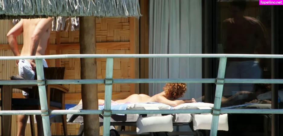 Natasha Kaplinsky OnlyFans Thumbnail #SxeU7mUAj5