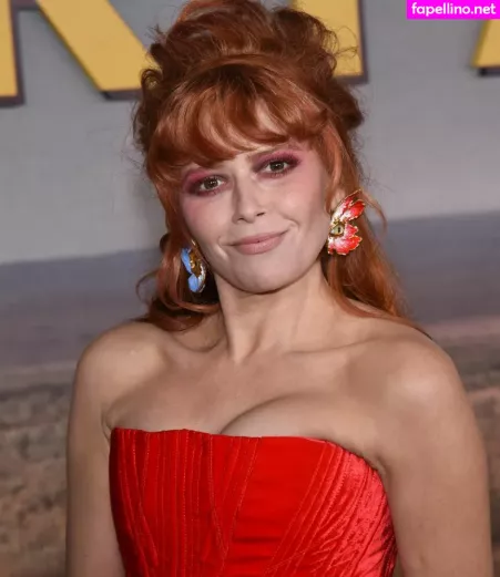 Natasha Lyonne OnlyFans Thumbnail #f10M7TpxrL