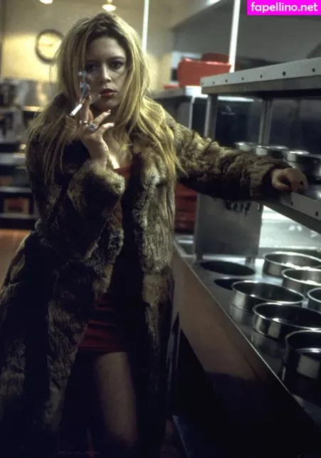 Natasha Lyonne OnlyFans Thumbnail #vODAADyYKt