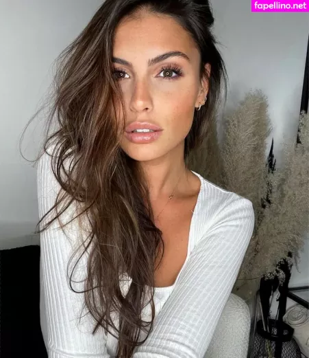 Natasha Nesci OnlyFans Thumbnail #XkToblnAkj