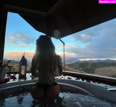 Nathalia Valente OnlyFans Thumbnail #Oyt64HkGun