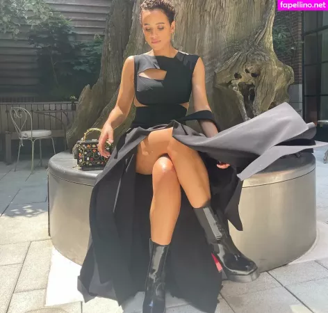 Nathalie Emmanuel OnlyFans Thumbnail #itXCpLrExN