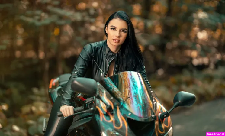 Nathaniela OnlyFans Thumbnail #KEHpEM7ZIN