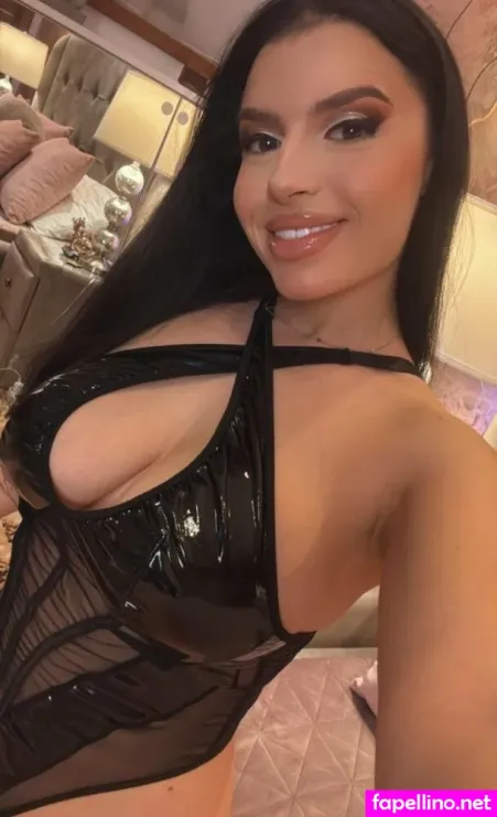 Nathaniela OnlyFans Thumbnail #u6D4Y4rOgW