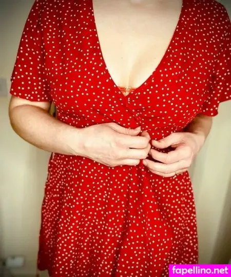 Naughty Mrs R OnlyFans Thumbnail #HfFsHNQo30